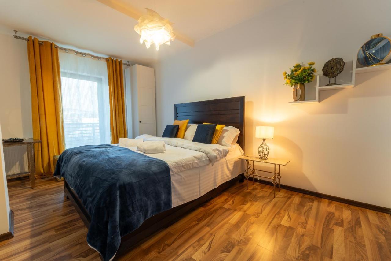 Spacious 3 Rooms 5* Mansion Near Muzeului Square. Free Parking Cluj-Napoca Buitenkant foto